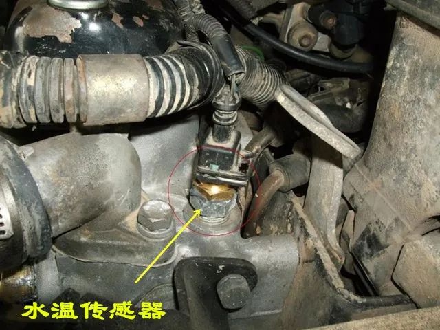 发动机冷却液液位传感器、温度传感器、温控开关有什么区别？